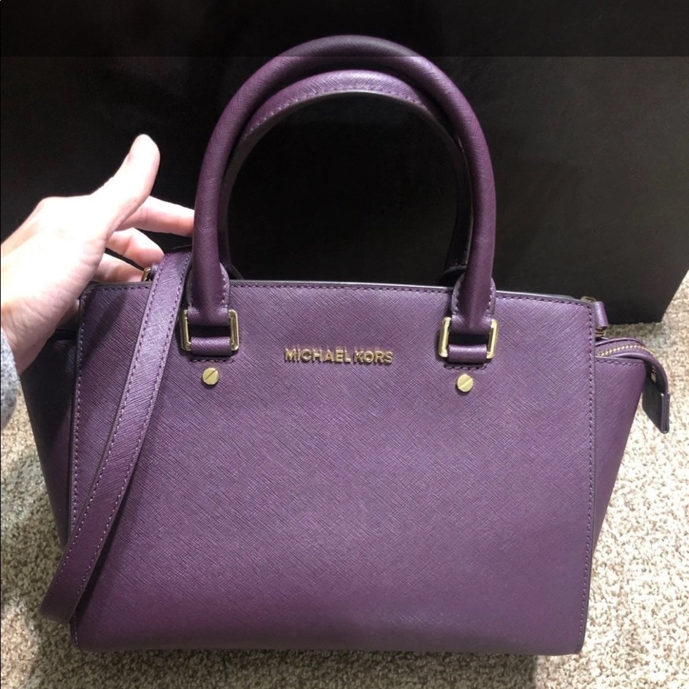 Michael Kors crossbody purse